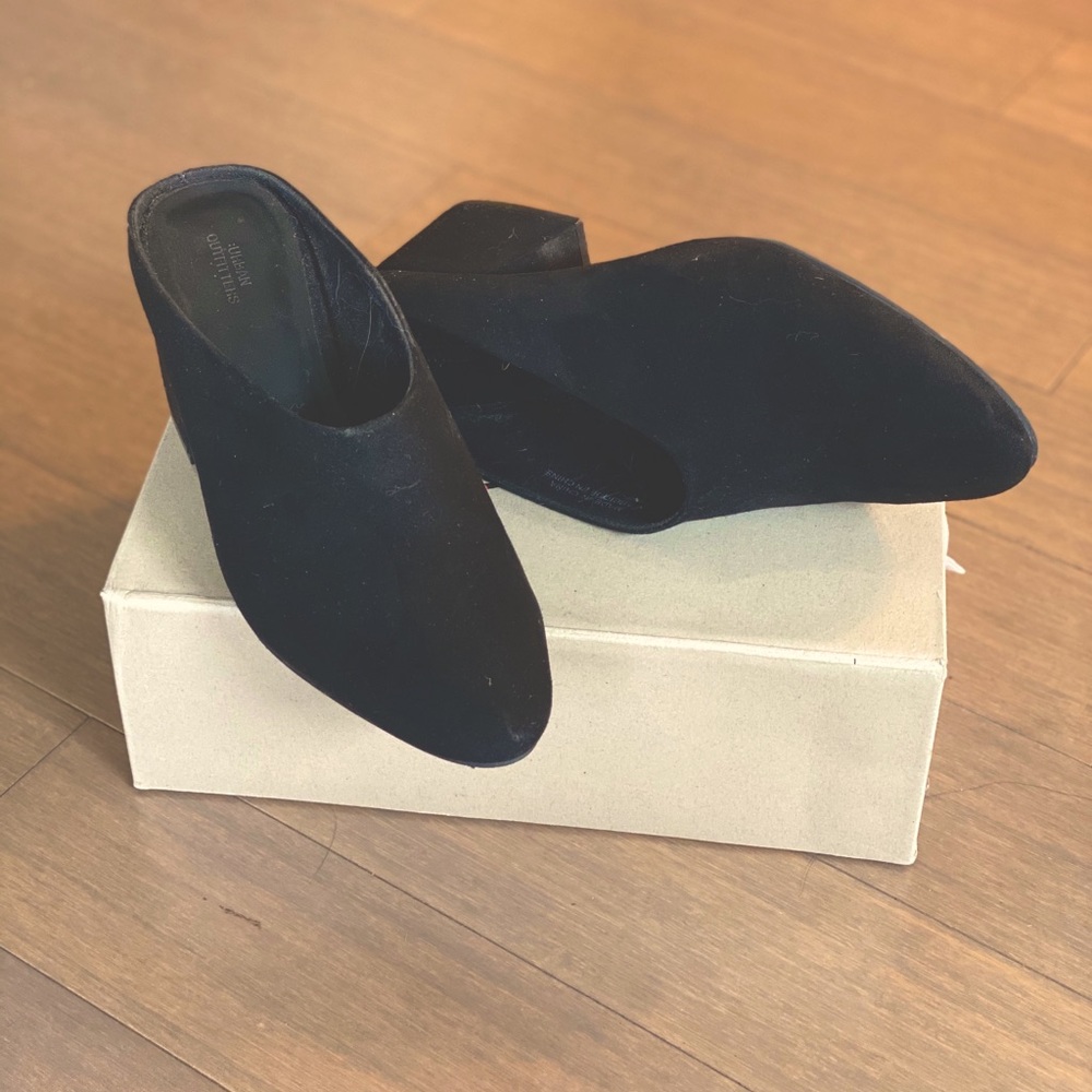 UB Marta Suede Mule + box